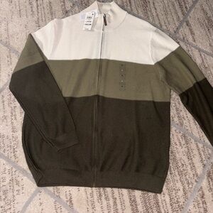 *New*Green and Cream Color-Blocked Sweatshirt with Stand-Up Collar